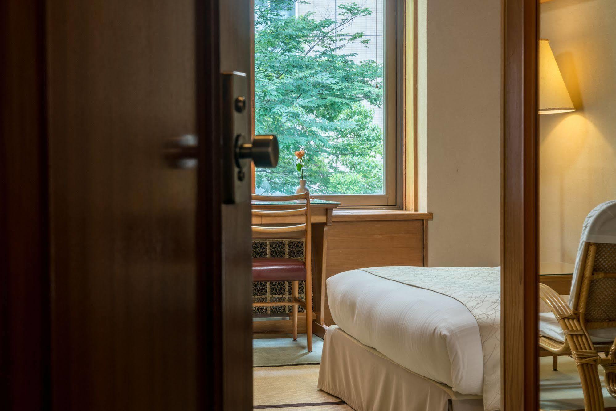 Hilltop Hotel Токио Екстериор снимка