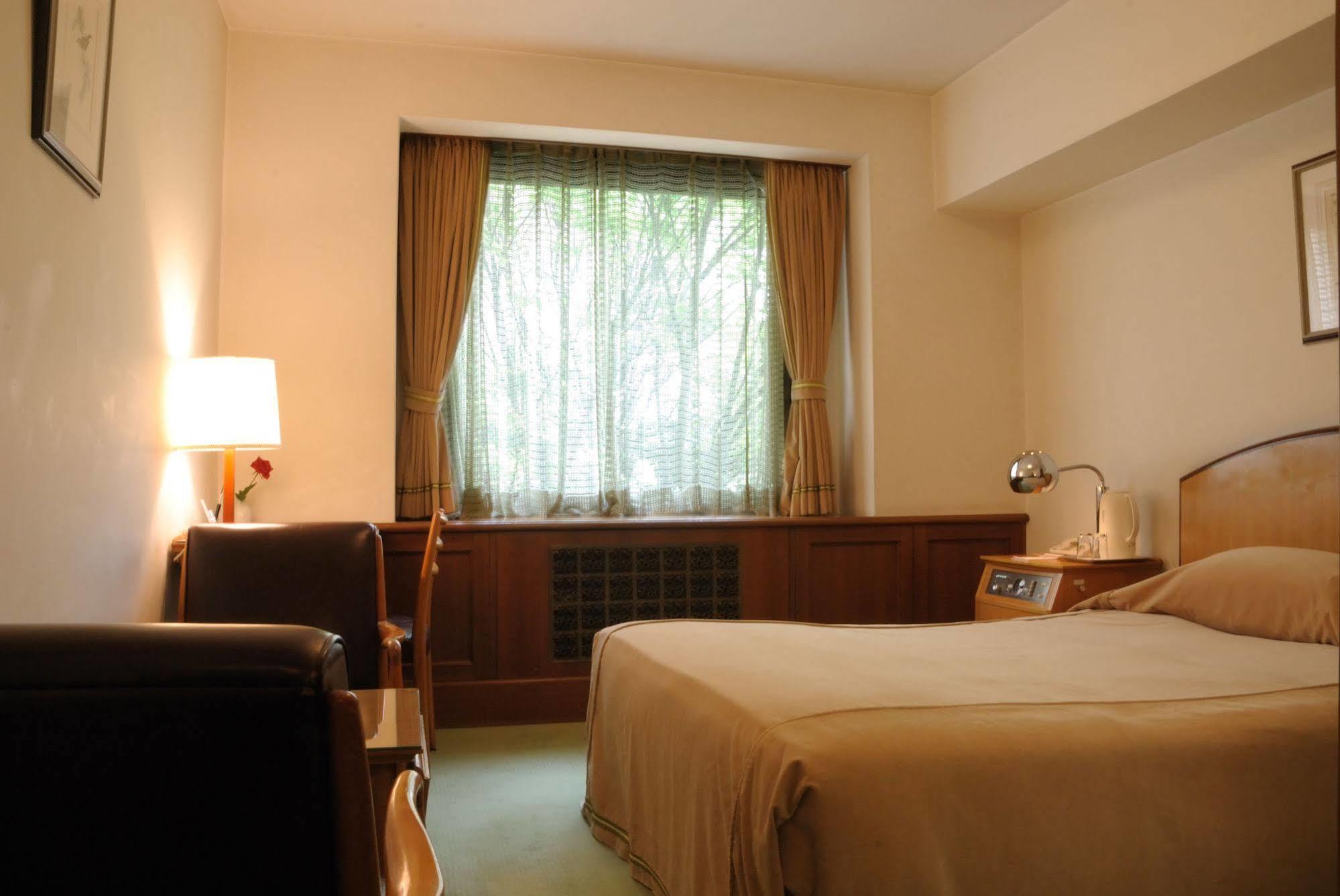 Hilltop Hotel Токио Екстериор снимка